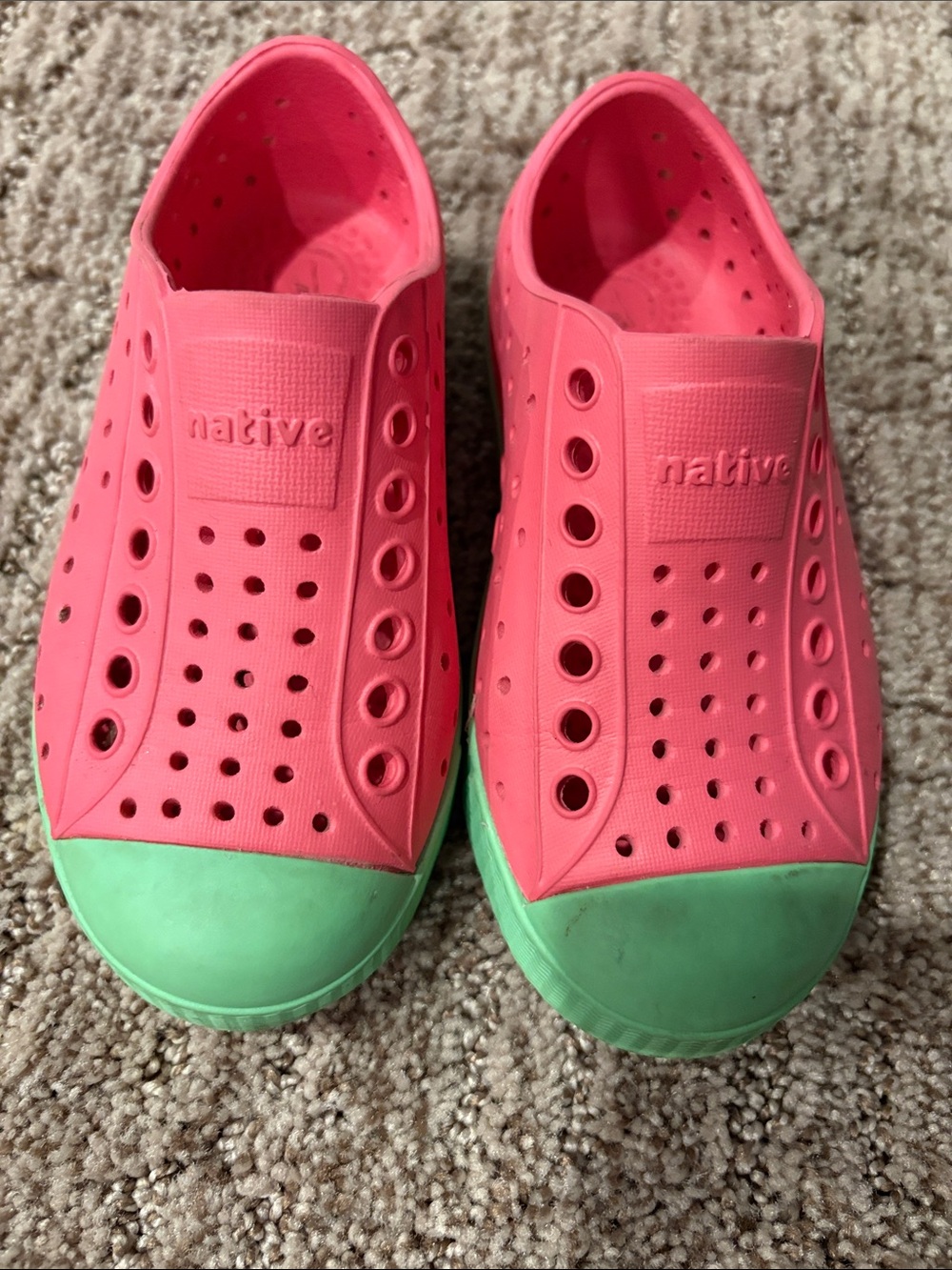 Native Kids Water Shoe in Pink with Green Toe Caps